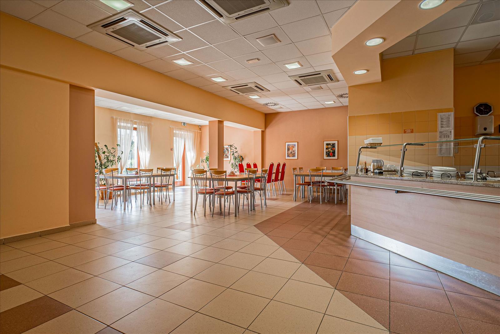 638985616431760601_Jídelna_3_DSC02040-HDR.jpg